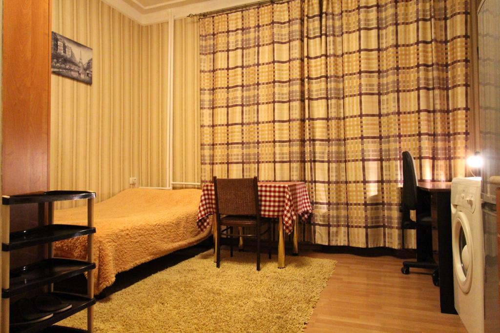 Nadezhda Apartments On Kabanbay Batyr 122 Almaty Room photo